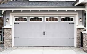 The various aspect to be considered at the time of purchasing a garage door